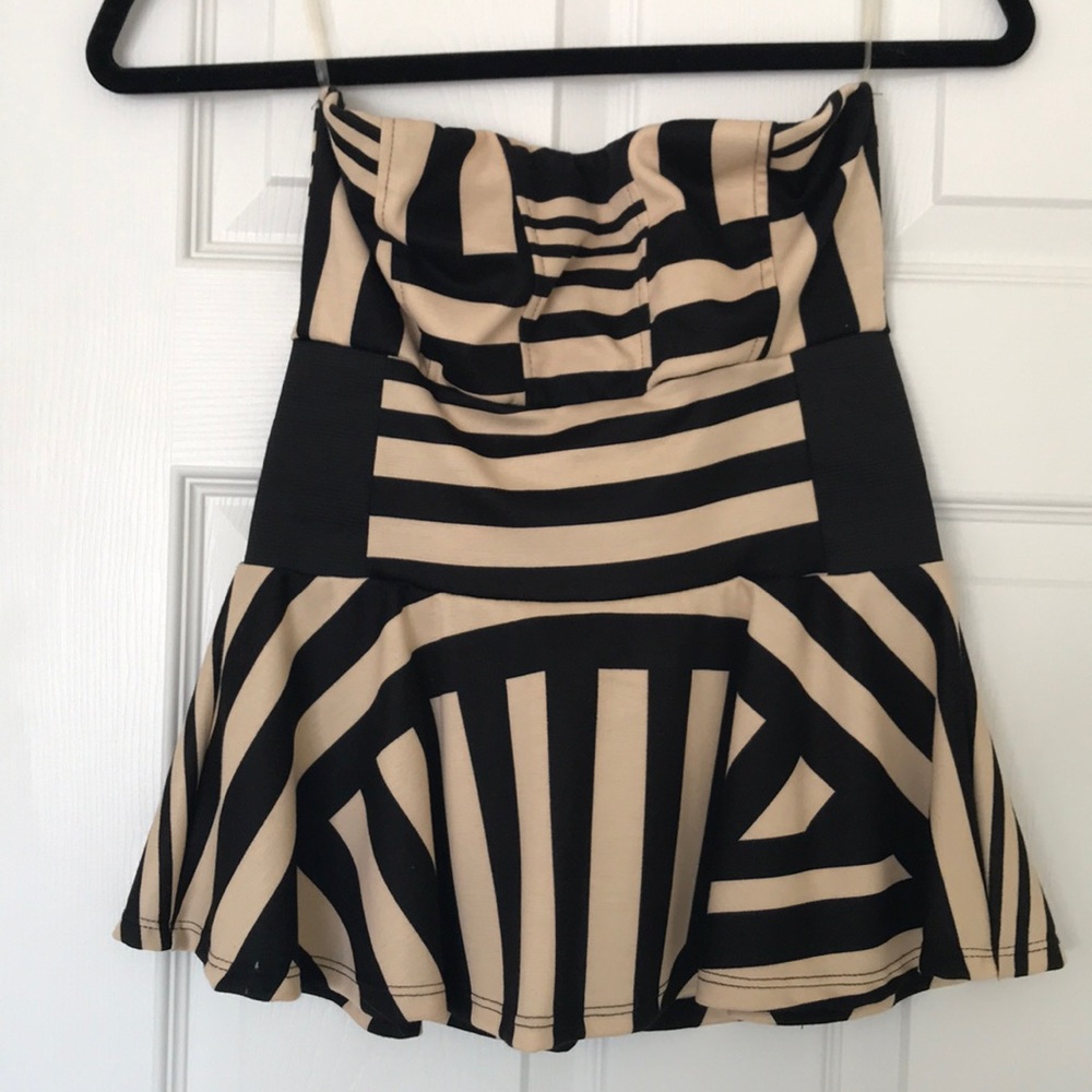 Tube top.